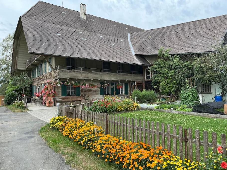 Ferienwohnung Auf Bauernhof Mit Hotpot Und Sauna Sumiswald Exterior foto